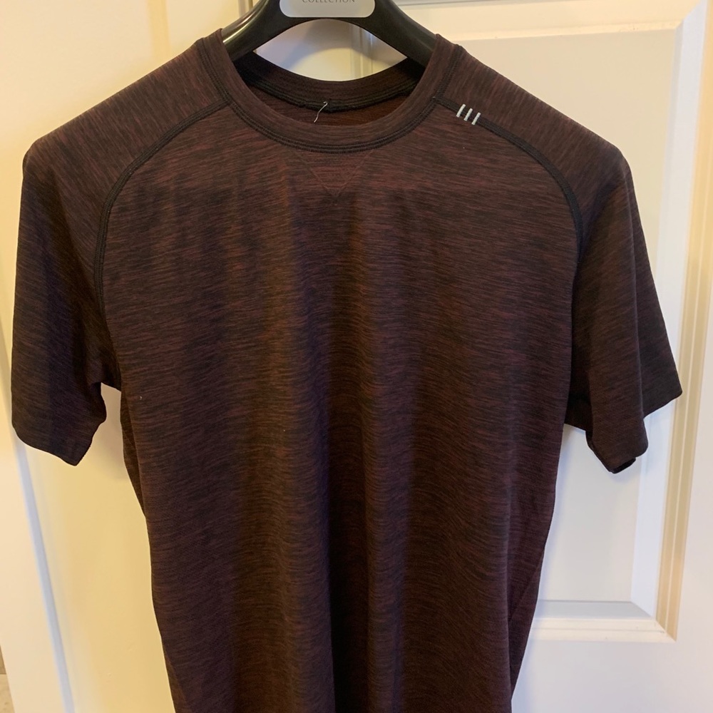 Lululemon Tee
